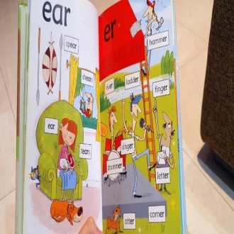 Usborne Easy Phonic Words HARDCOVER 